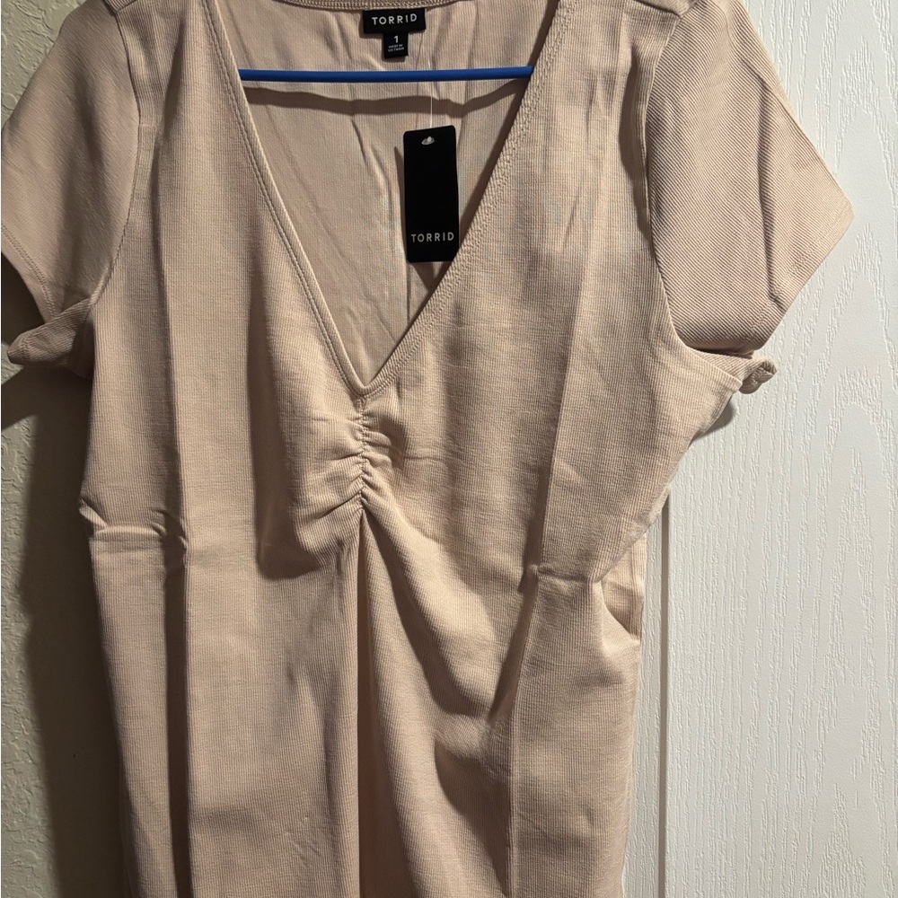 Torrid Women's Beige V-Neck Blouse Size 1